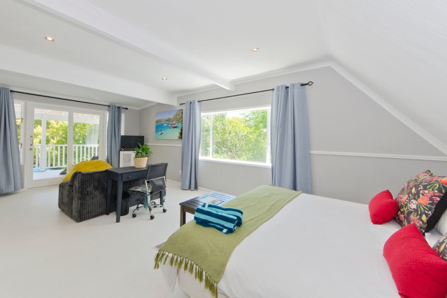 8 Bedroom Property for Sale in Leisure Isle Western Cape